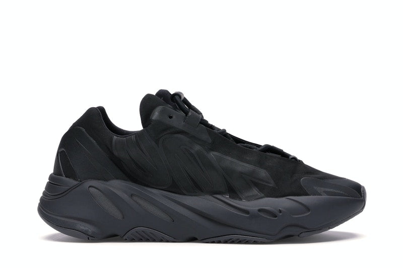 adidas Yeezy Boost 700 MNVN Triple Black - Ansicht 1