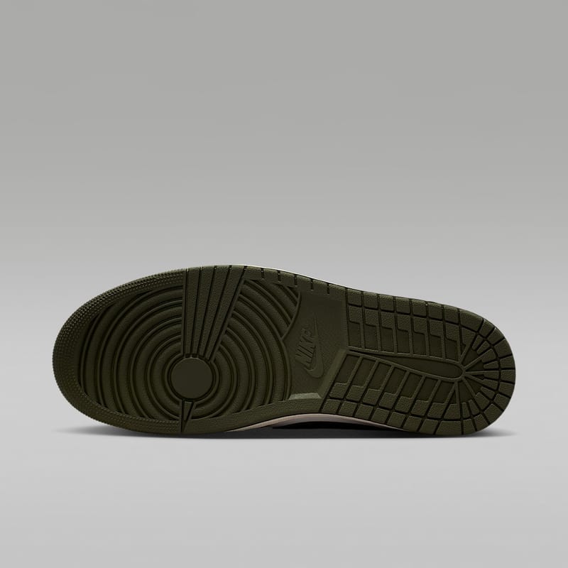 Air Jordan 1 Retro Low OG Medium Olive - view 37