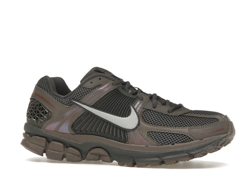 Nike Zoom Vomero 5 Cave Stone - Cave Stone/Multi-Color/Medium Ash/Metallic Silver - HF5493-201 - 02