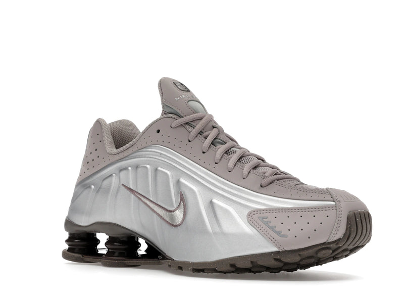 Nike Shox R4 Cave Stone - Cave Stone/College Grey/Baroque Brown/Cave Stone - HQ1988-200 - 04