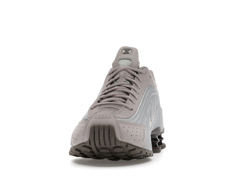 Nike Shox R4 Cave Stone - Cave Stone/College Grey/Baroque Brown/Cave Stone - HQ1988-200 - 10