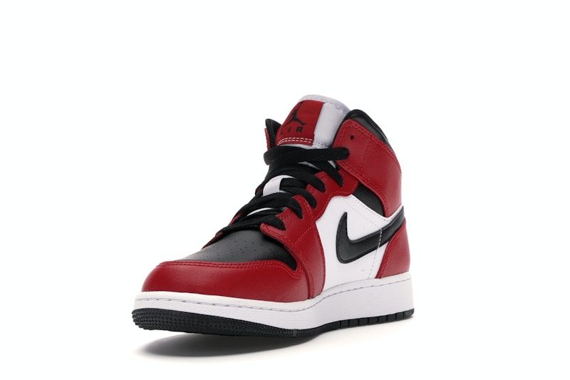 Air Jordan 1 Mid Chicago Black Toe (GS) - weergave 12