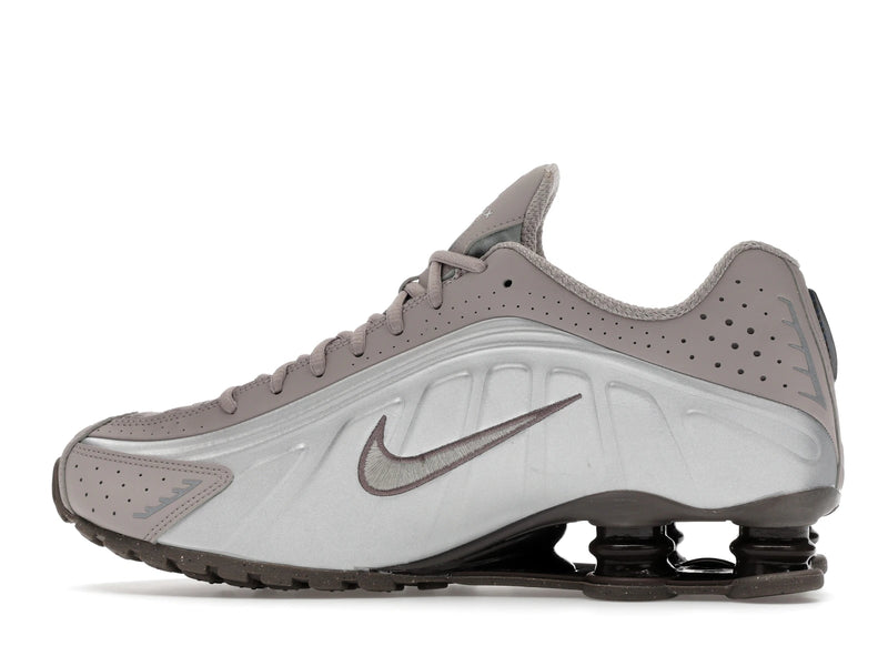 Nike Shox R4 Cave Stone - Cave Stone/College Grey/Baroque Brown/Cave Stone - HQ1988-200 - 19