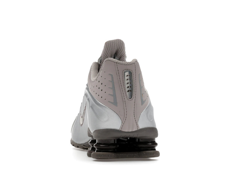 Nike Shox R4 Cave Stone - Cave Stone/College Grey/Baroque Brown/Cave Stone - HQ1988-200 - 26