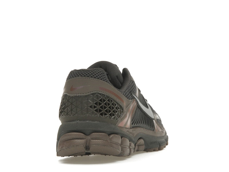 Nike Zoom Vomero 5 Cave Stone - Cave Stone/Multi-Color/Medium Ash/Metallic Silver - HF5493-201 - 29