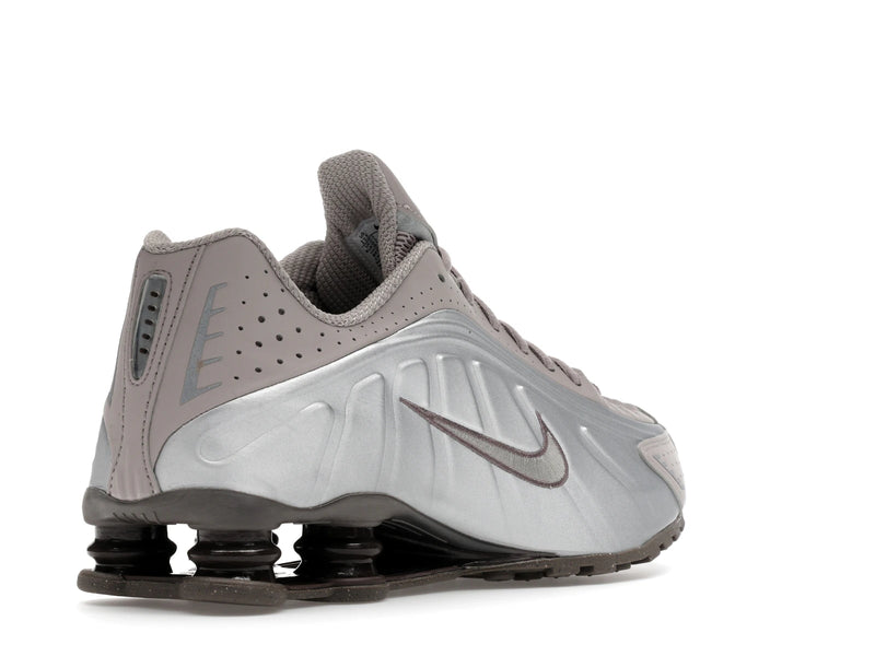 Nike Shox R4 Cave Stone - Cave Stone/College Grey/Baroque Brown/Cave Stone - HQ1988-200 - 31