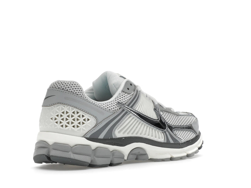 Nike Zoom Vomero 5 Metallic Silver - Summit White/Light Smoke Grey/Smoke Grey/Metallic Silver - IM2219-121 - 32
