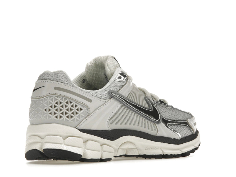 Nike Zoom Vomero 5 Photon Dust Metallic Silver (W) - Photon Dust/Chrome/Gridiron/Sail - FD0884-025 - 32