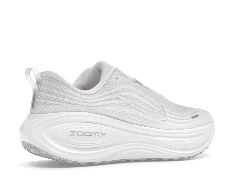 Nike Vomero Plus White - White/White/Metallic Silver/Light Smoke Grey/Vast Grey - HV8150-102 - 33