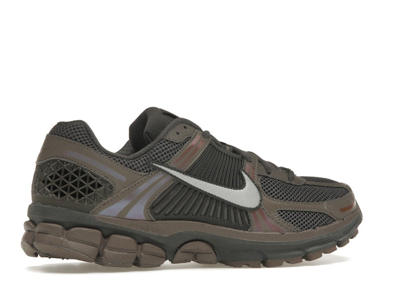 Nike Zoom Vomero 5 Cave Stone - Cave Stone/Multi-Color/Medium Ash/Metallic Silver - HF5493-201 - 34