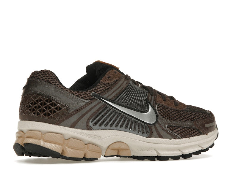 Nike Zoom Vomero 5 Baroque Brown (Women's) - Baroque Brown/Chrome/Light Orewood Brown/Hemp - FN6742-201 - 34
