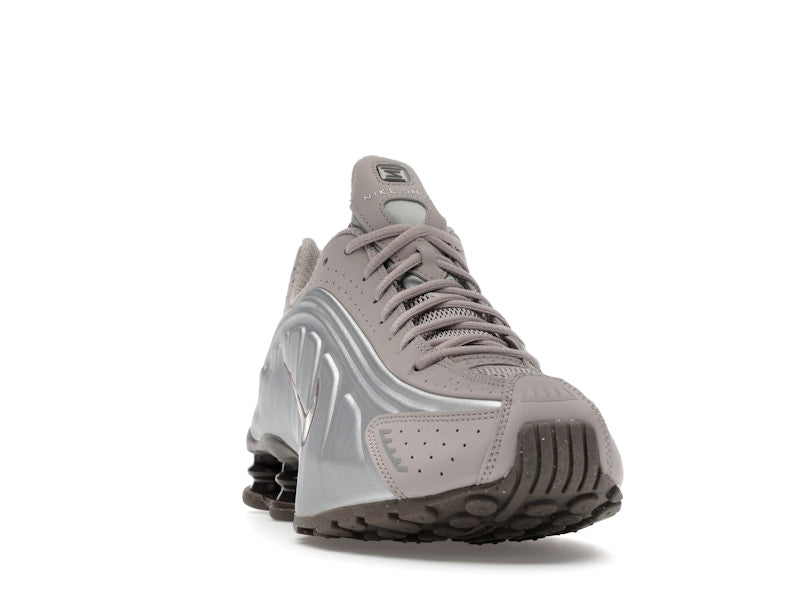 Nike Shox R4 Cave Stone - view 8