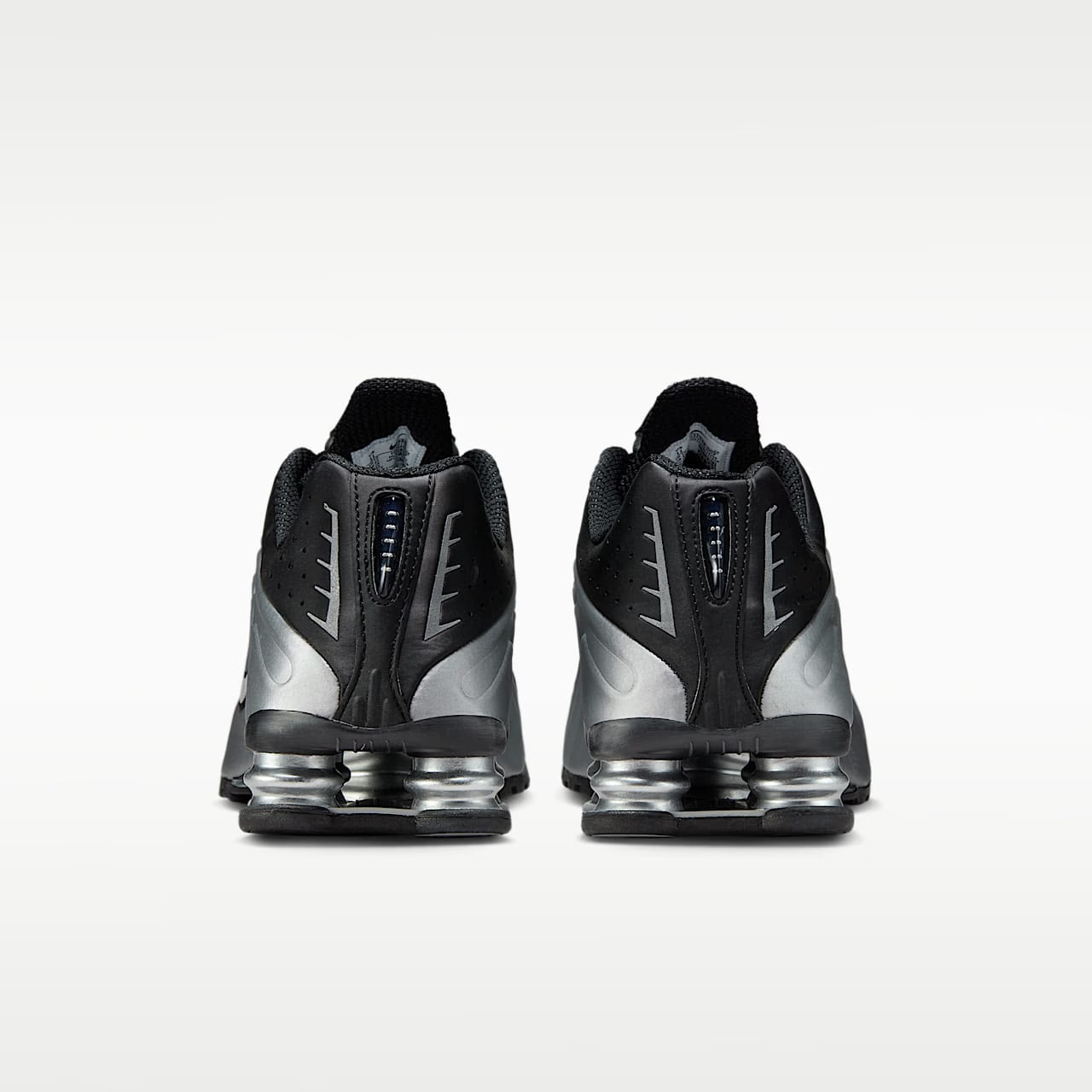 Nike Shox R4 Metallic Silver Black - vue 39