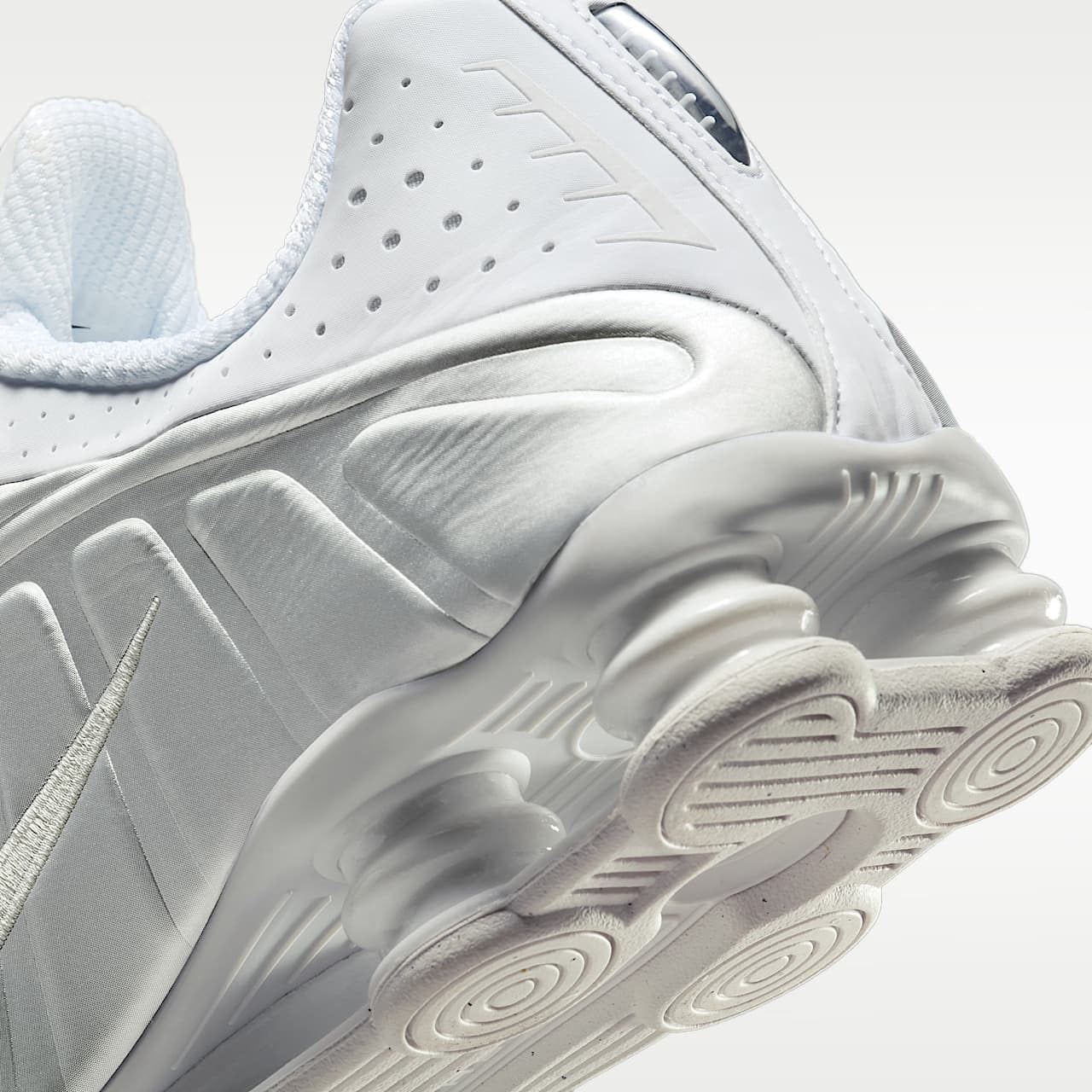 Nike Shox R4 White Bright Crimson Metallic Silver - view 42